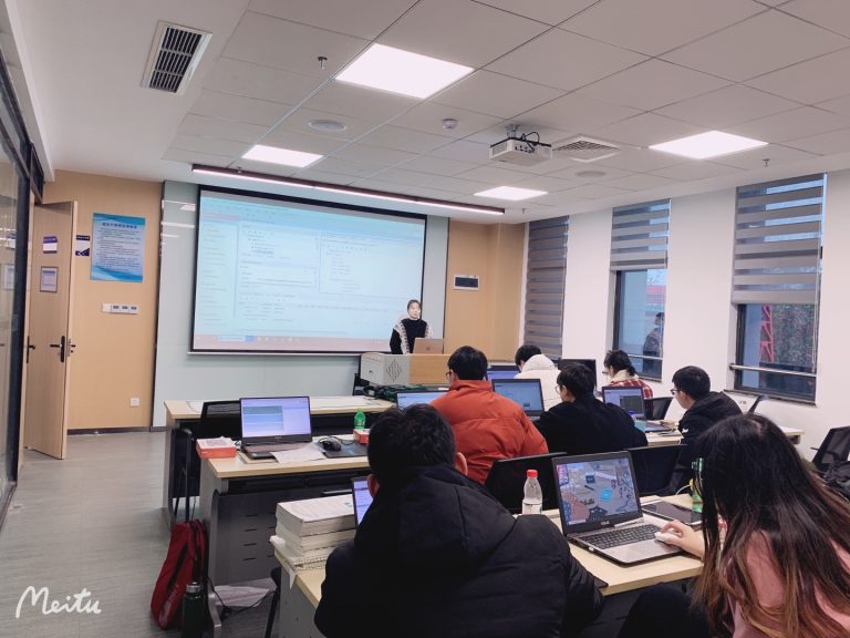 大发28少年学人才培训基地上课情景